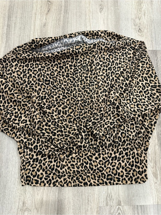 Tops - Leopard Print Pullover Top - Black and Tan